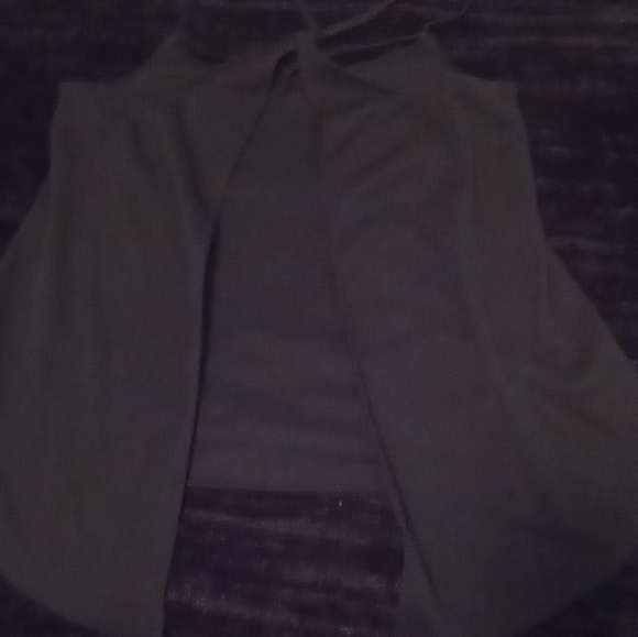 ✳️3/$20✳️ Spaghetti Strap/ Open Back Top - Picture 3 of 6